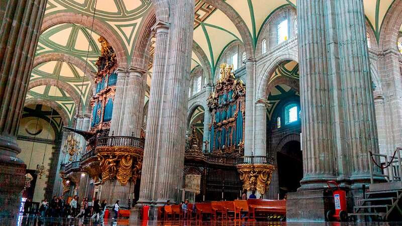 Mexico City: Historic Downtown Walking Tour - What the guides add to the route
