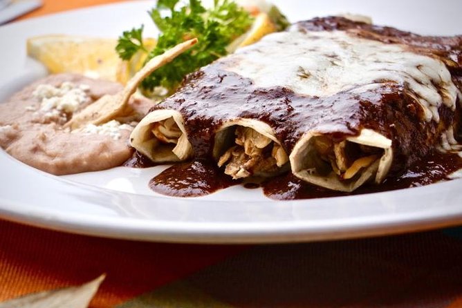 Mexico City Historical Centre Food Tour with 7 Authentic Tastings - Chilaquiles, mole, and the first savory stops