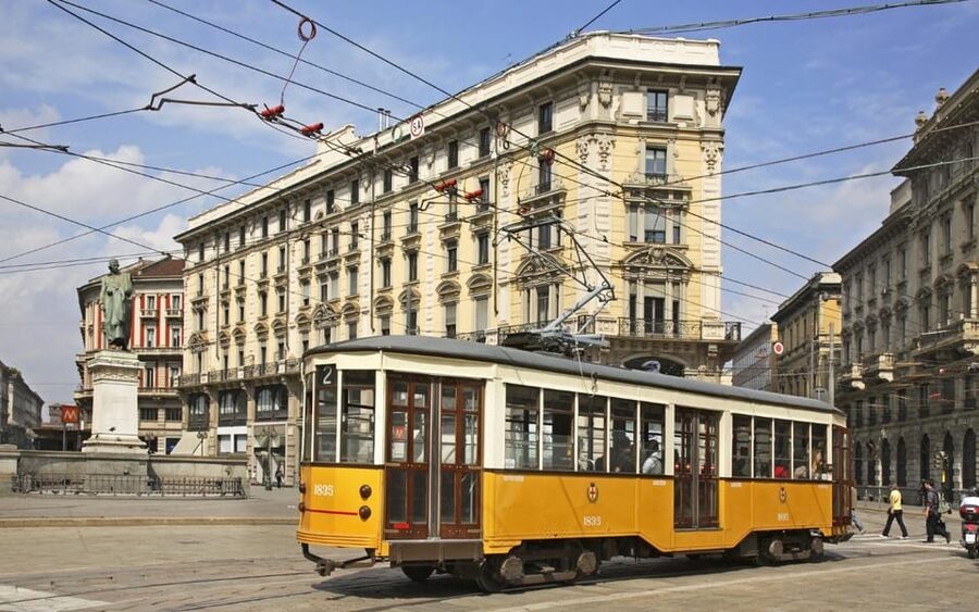 Milan: History & Street Food Tour with Wine Tasting - The Galleria Vittorio Emanuele II in twenty minutes