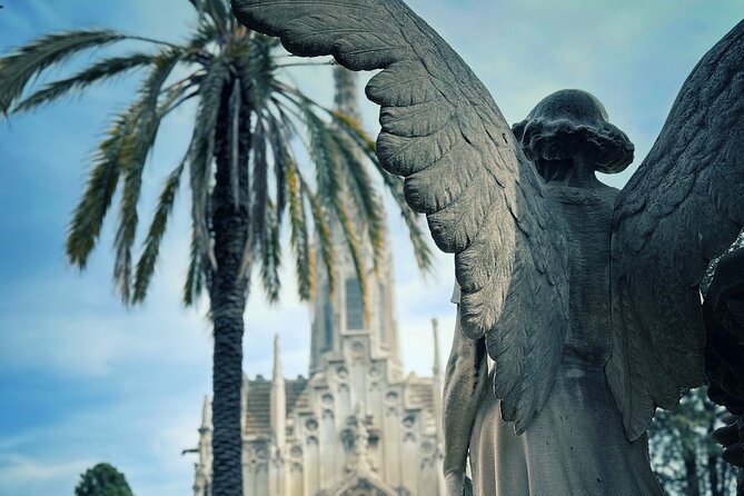 Montjuïc Cemetery Walking Tour – Hidden Art, History & Views - Starting at the Columbus Monument
