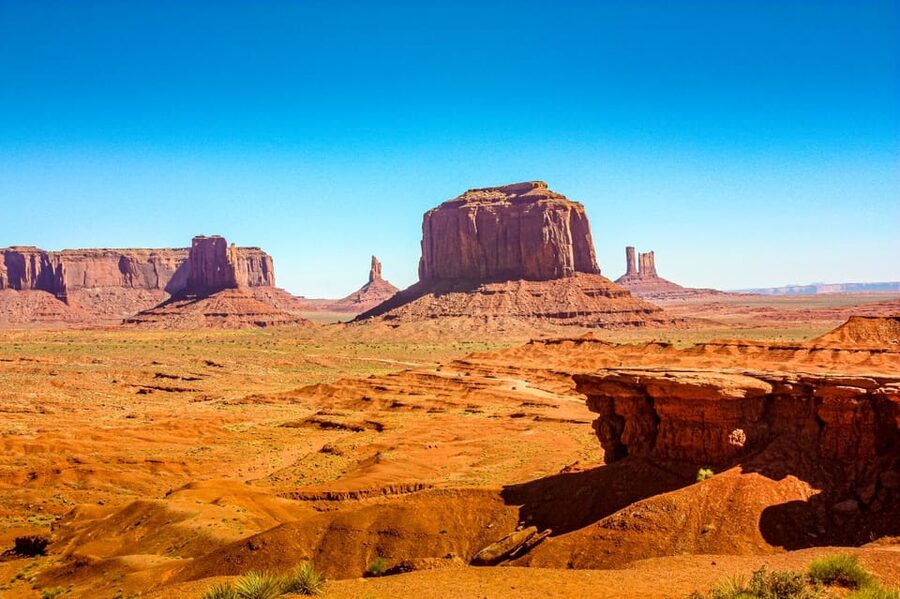 Monument Valley: Cultural Tour with Dinner and Entertainment - Sunset dinner at Rain God Mesa