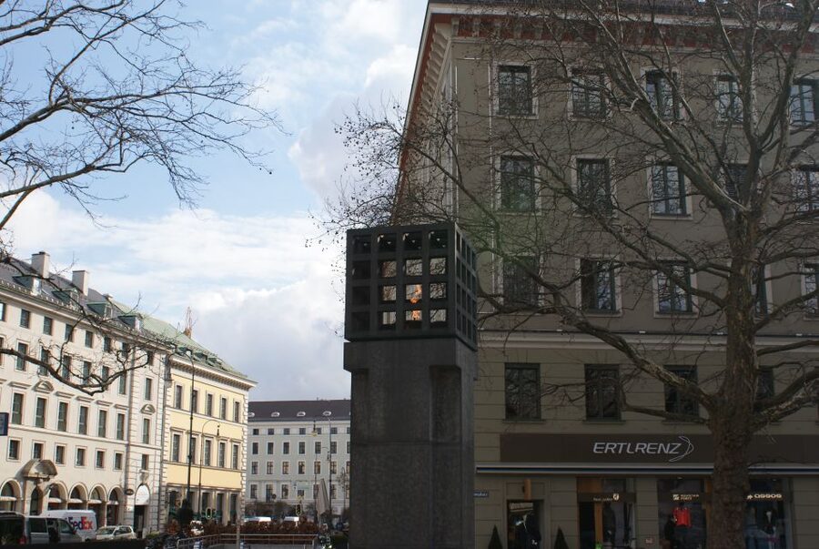 Munich and Nazi History Combination Day Tour Small Group - Is the $141 price fair?