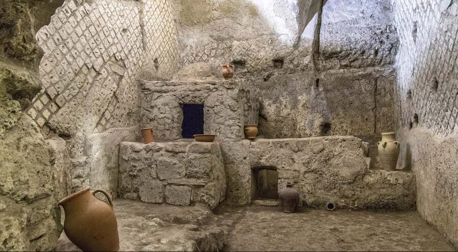 Naples: City Walking Tour w/ Underground Roman Ruins Ticket - Neapolitan food, espresso, and street habits