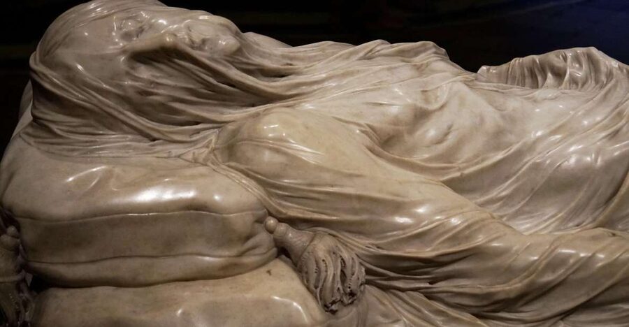 Naples: Historic Center and Sansevero Chapel Walking Tour - Walking through Via dei Tribunali
