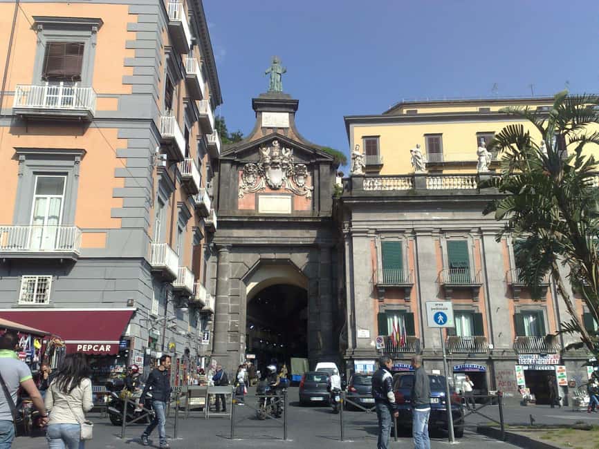 Naples: Historic Center Tour & Veiled Christ Entry Tickets - Renaissance gardens and a piano room