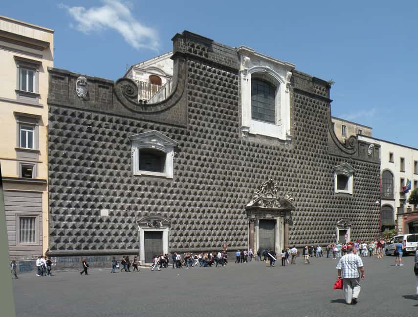 Naples: Historic Center Tour & Veiled Christ Entry Tickets - Raimondo di Sangro and Naples’ 18th-century mysteries