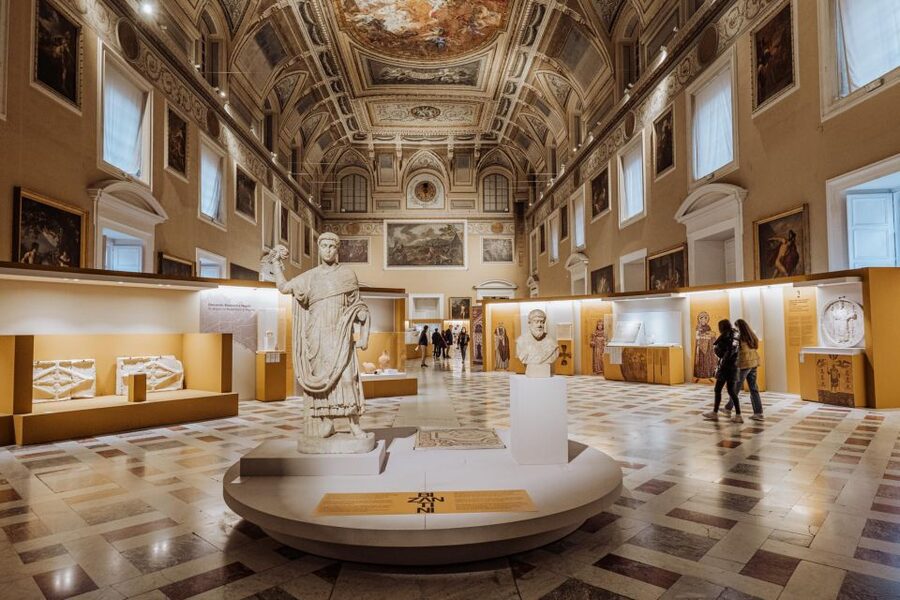 Naples: National Archaeological Museum of Naples Guided Tour - A focused two-hour route through a huge museum