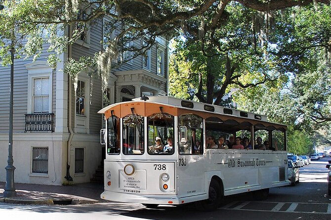Narrated Historic Savannah Sightseeing Trolley Tour - Forsyth Park and the Cathedral of St. John the Baptist