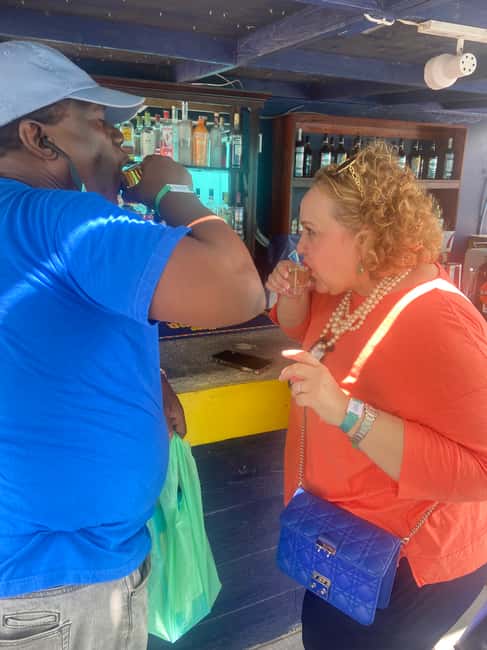 Nassau: Historic City Tour with Drink and Food Tasting - How the guides shape the experience