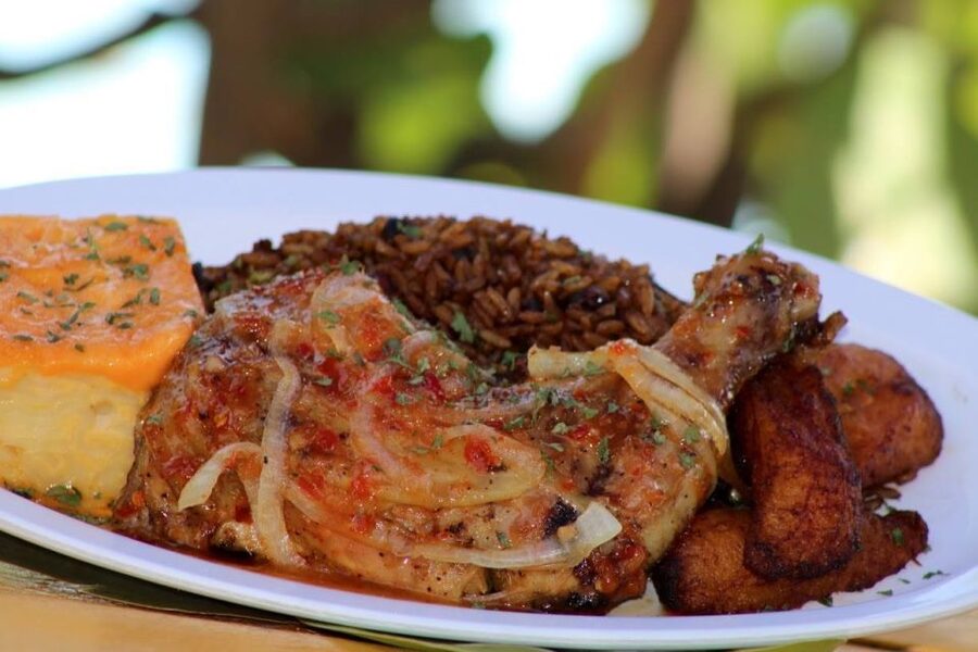Nassau: Sip, Sample & See, Food & History Bus Tour - Fresh conch at the fish market