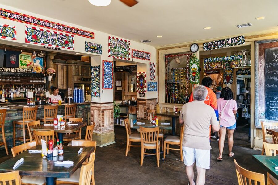 New Orleans: Garden District Food, Drinks & History Tour - The beignet stop and a sweet finish