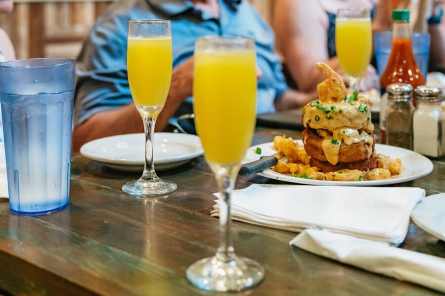 New Orleans: Garden District Food, Drinks & History Tour - Group size, walking, and comfort