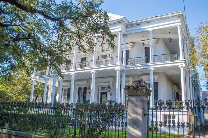 New Orleans Garden District History Walking Tour - Meeting at Washington Avenue and Lafayette Cemetery