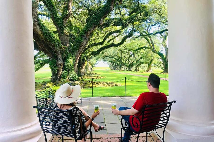 New Orleans: Swamp Boat Ride and Historic Plantation Tour - From Toulouse Street to Louisiana’s plantation country