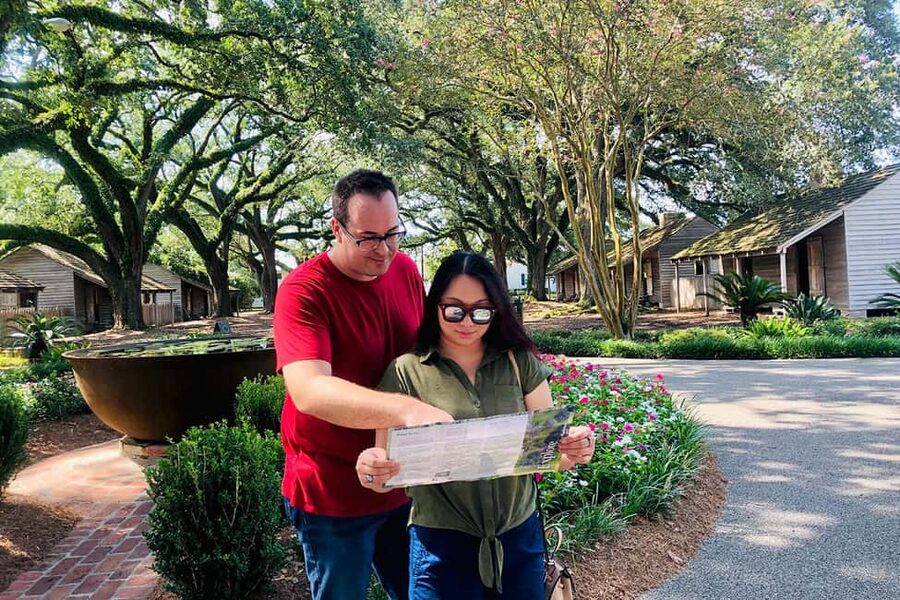 New Orleans: Swamp Boat Ride and Historic Plantation Tour - Manchac Swamp by boat