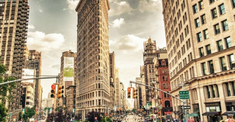 New York City: Flatiron Food, History, and Architecture Tour - Madison Square Park and the Flatiron Building