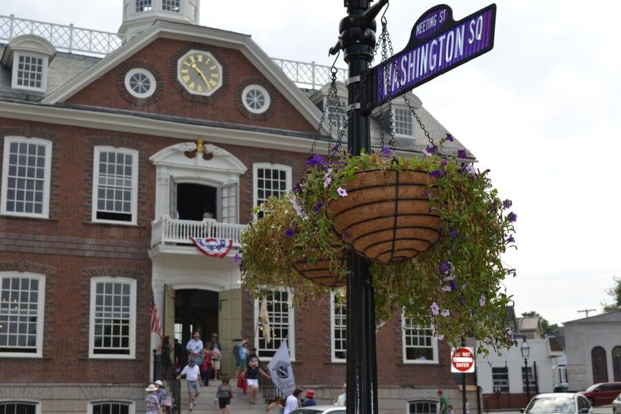 Newport: Colonial History Walking Tour - The Great Friends Meeting House and Newport’s religious history