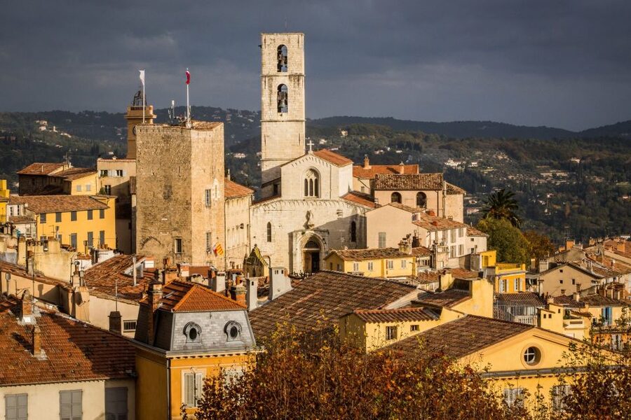 Nice: Medieval Villages Full-Day Guided Trip - Who should book this trip?