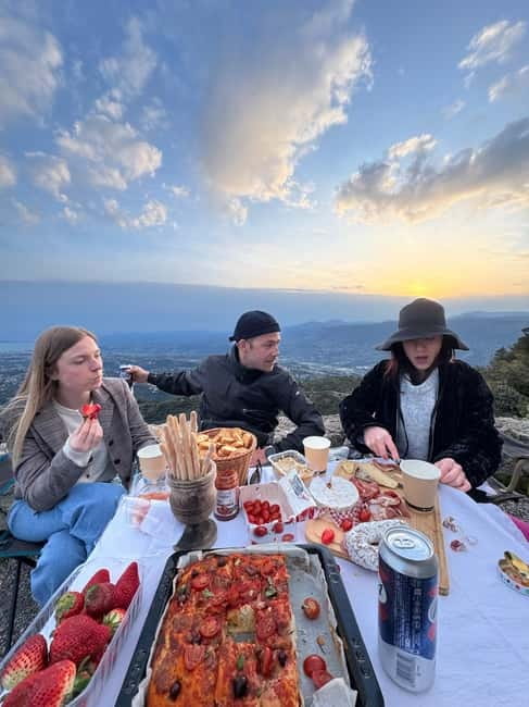 Nice: Sunset & Wine Tasting in a historic Land Rover - Why the Land Rover makes a difference