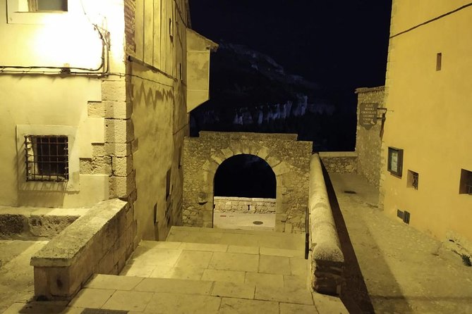Night Walking Tour of Medieval Cuenca - What the guide adds to the low price