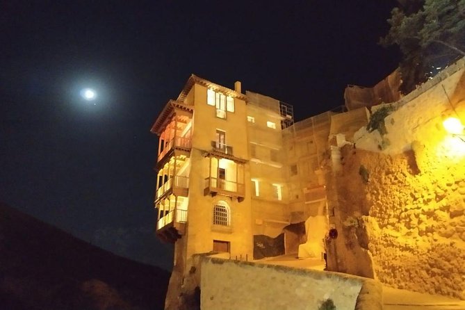 Night Walking Tour of Medieval Cuenca - The Spanish-language issue needs attention
