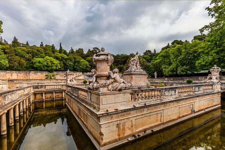 Nîmes - Spend a day like an ancient Roman - Maison Carrée, a nearly complete Roman temple