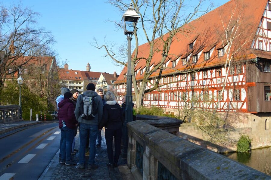 Nürnberg: Mörder, Fälscher, Messerstecher - Hauptmarkt, Christkindlesmarkt, and public punishment