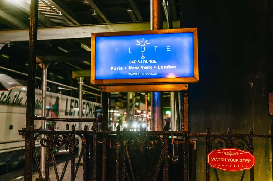 NYC: Speakeasy Drinks and Prohibition History Tour - The final lounge: Prohibition ends and nightlife returns