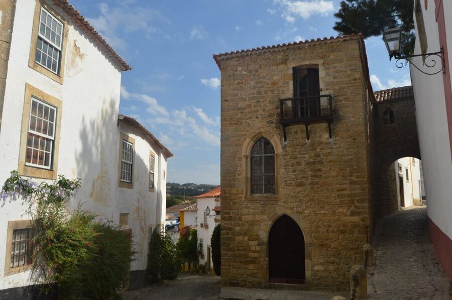Óbidos: Medieval Tales & Secrets Spots Guided Walking Tour - Why Óbidos works best with a guide
