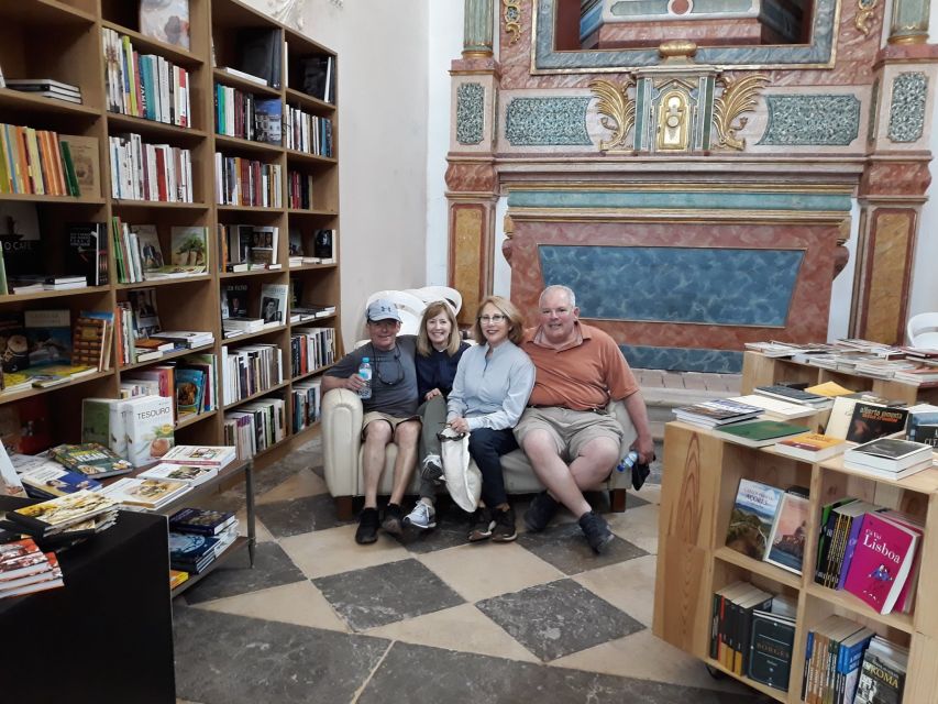Óbidos: Medieval Tales & Secrets Spots Guided Walking Tour - Entering the Town of the Queens