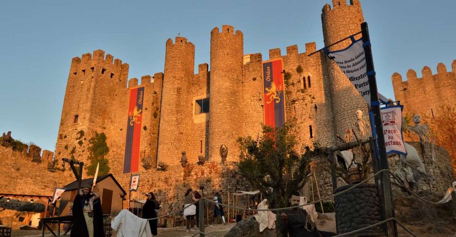 Óbidos: Medieval Tales & Secrets Spots Guided Walking Tour - Meeting outside the walls