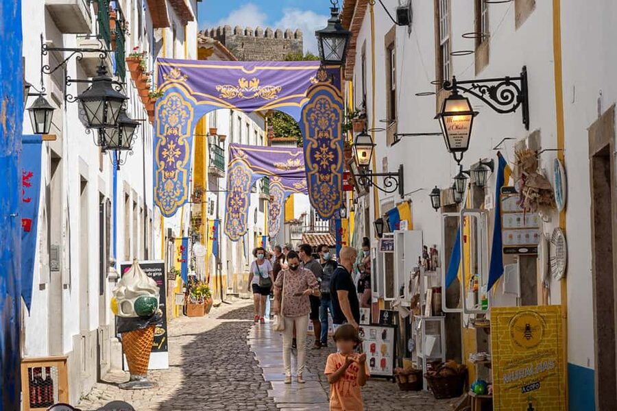 Óbidos: Private & Flexible Walking Tour in Medieval Town - Churches of Santa Maria and Misericórdia