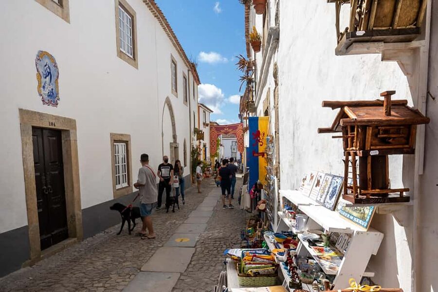 Óbidos: Private & Flexible Walking Tour in Medieval Town - How the Walkbox app changes the experience