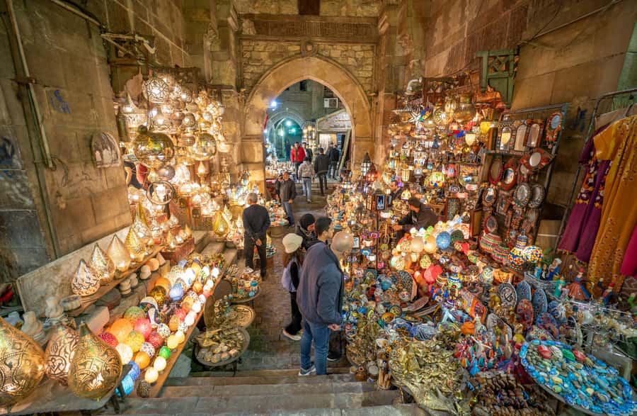 Old Cairo Guided Walk Tour: History, Culture & Street Bites - Al Hussein Mosque: a quieter spiritual pause