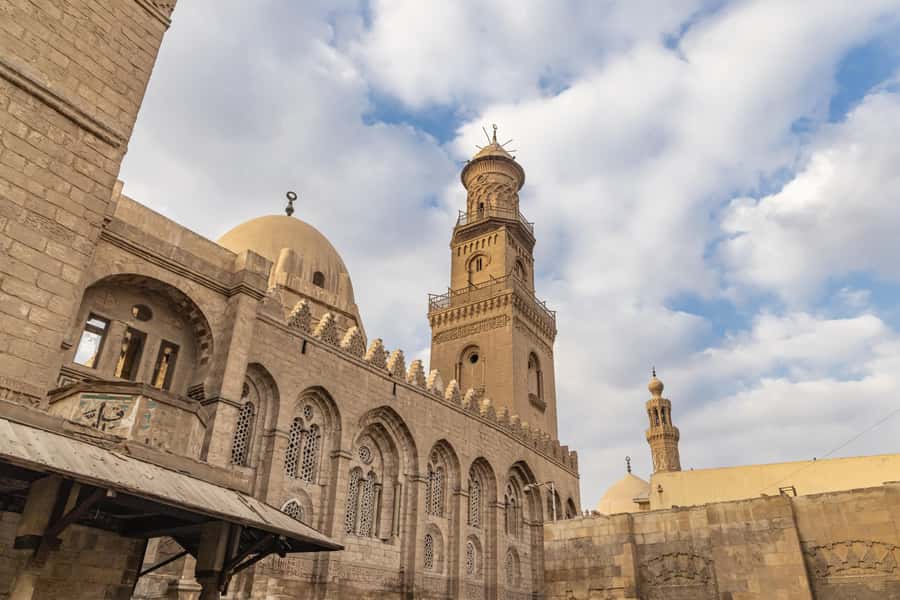 Old Cairo Guided Walk Tour: History, Culture & Street Bites - Khan el Khalili: shopping without losing your bearings