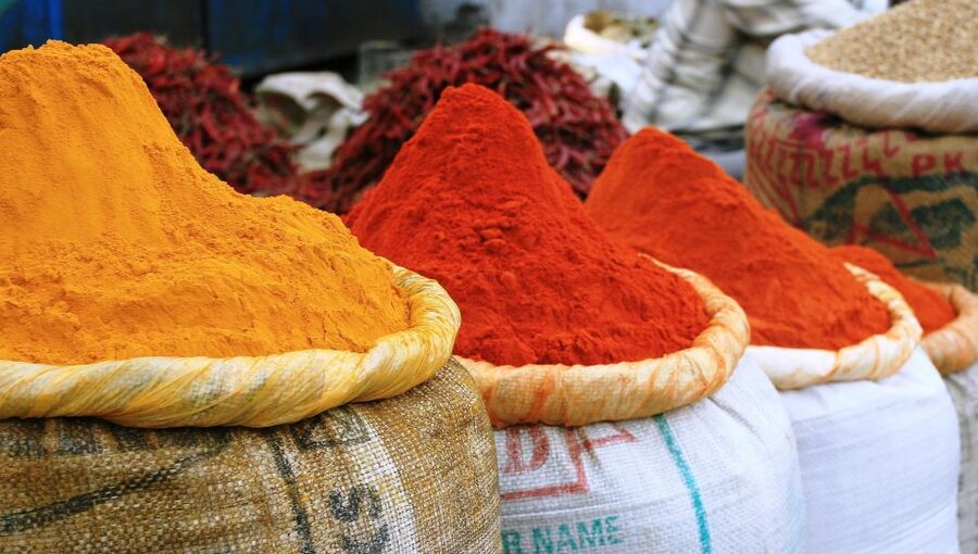Old Delhi: Spices, Heritage and Bazaars Walking Tour - Practical tips for a smoother morning