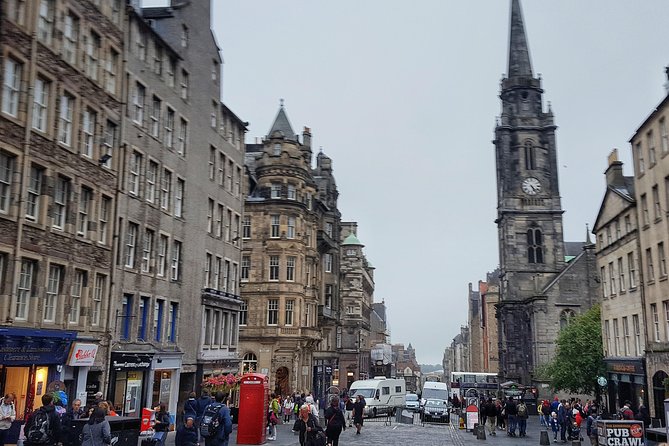 Old Town Historical and Underground Tour - Canongate Kirkyard and the people behind the stones