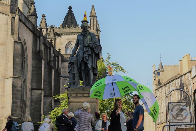 Old Town Walking Tour History and Tales in Edinburgh - Guides who use personality as part of the tour