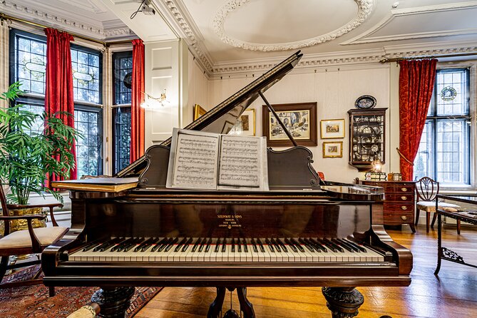 Olveston Historic Home Guided Tour - The garden and Fiat 510 Tourer