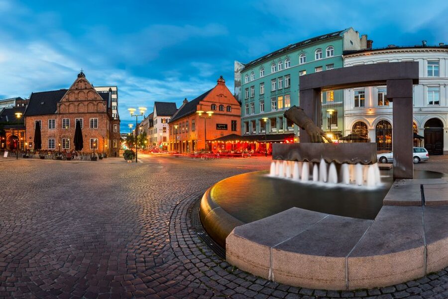 Oslo: Historic Myths & Legends Evening Walking Tour - Why this evening walk works so well in Oslo