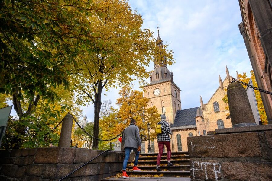 Oslo: Historic Myths & Legends Evening Walking Tour - How the two-hour pace feels