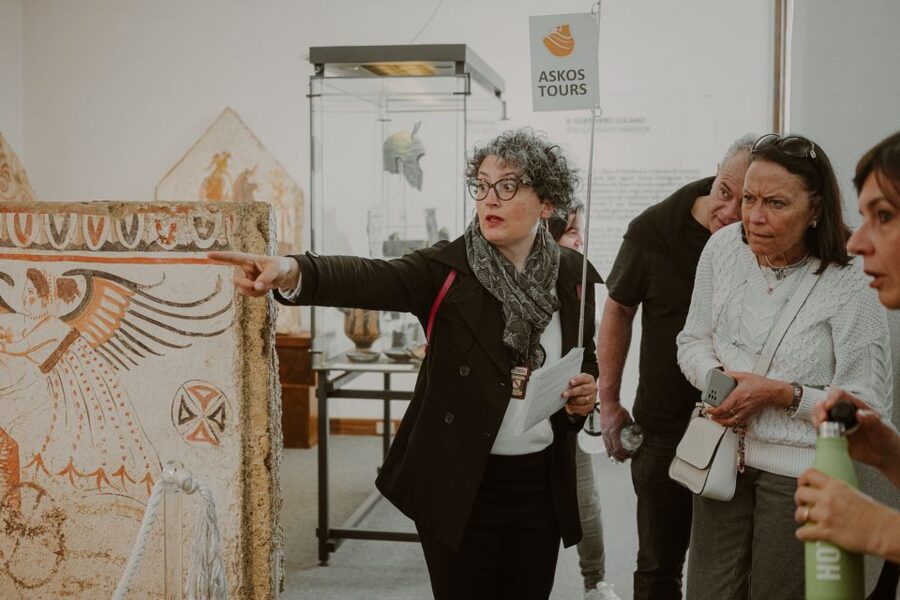 Paestum: Small-Group Tour with an Archaeologist and Tickets - The National Archaeological Museum and Tomb of the Diver