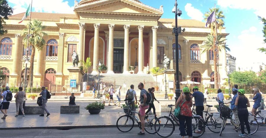 Palermo: Historic Center Guided Bike Tour with Food Tasting - Key points at a glance