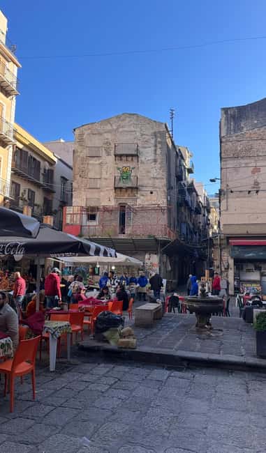 Palermo: Mafia history and present, Street Food Walking Tour - Sfincione and pani câ meusa at a Palermo street-food stop
