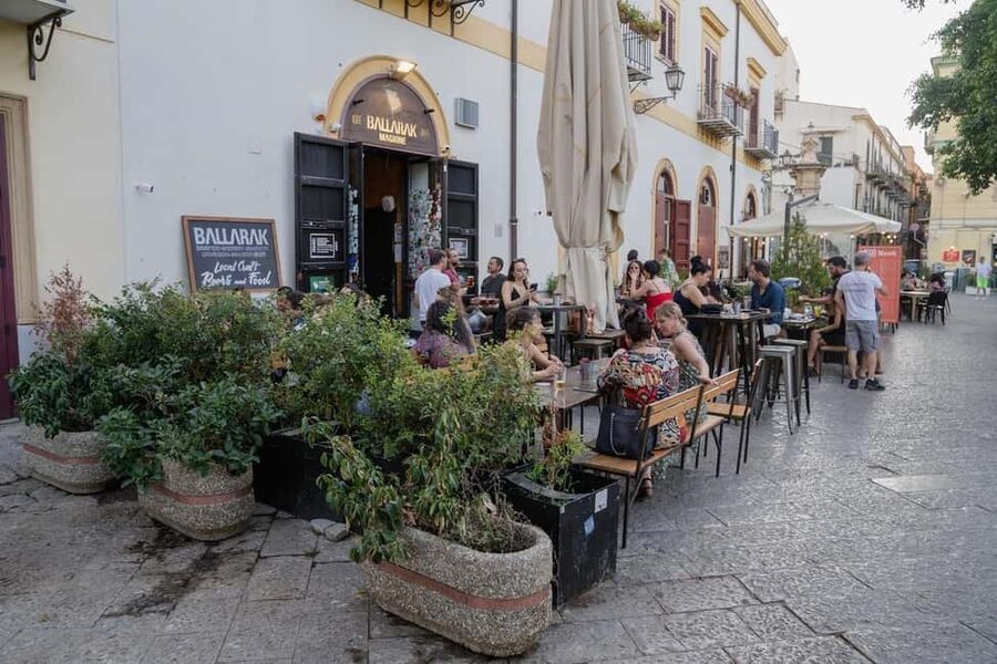 Palermo: Mafia history and present, Street Food Walking Tour - Who should book this Palermo food and Mafia tour?
