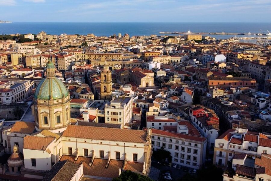 Palermo: Walking Tour of Historic Markets and Monuments - Teatro Massimo and its ghost stories