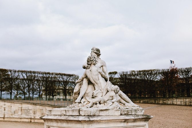 Paris City Center w/ Notre Dame interior | Exclusive Walking Tour - What the private format adds