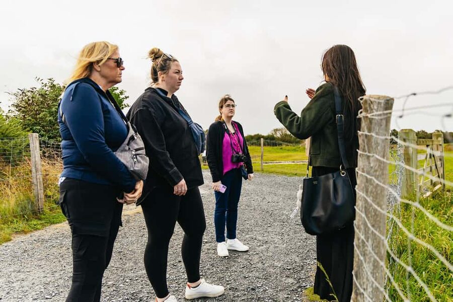 Paris: D-Day Landmarks and Mont Saint-Michel Guided Tour - The bilingual guides make a difference