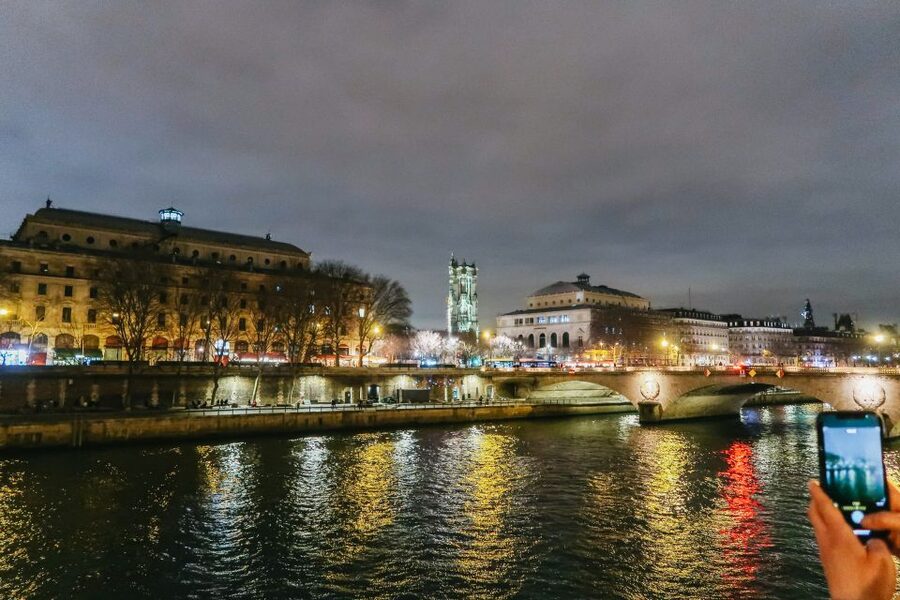 Paris: Dark History and Ghostly Guided Walking Tour - Starting near the former execution site