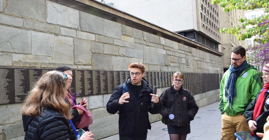 Paris: Le Marais & Montmartre Jewish History Walking Tour - Starting in Le Marais, where the story is still visible